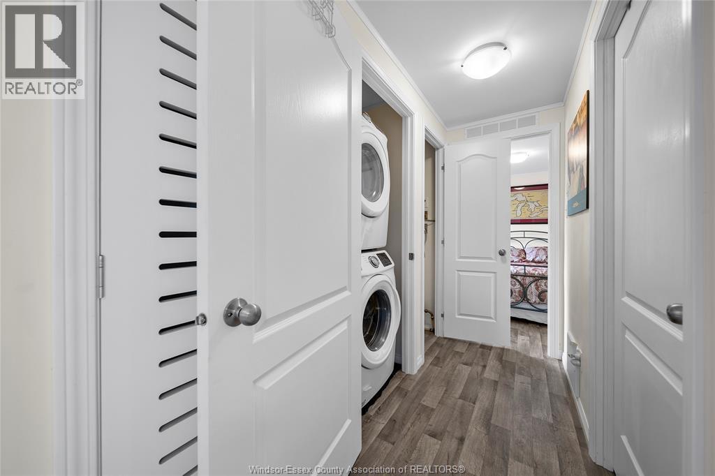 191 Steven Court, Essex, ON - Indoor Photo Showing Laundry Room