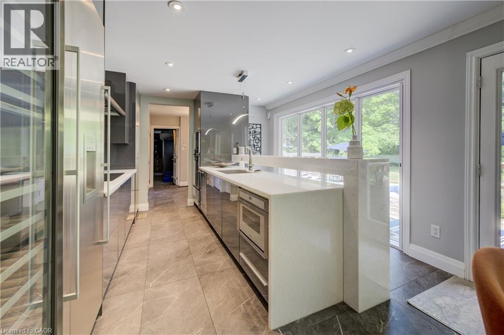 2080 Beaverdale Road, Cambridge, ON - Indoor Photo Showing Kitchen