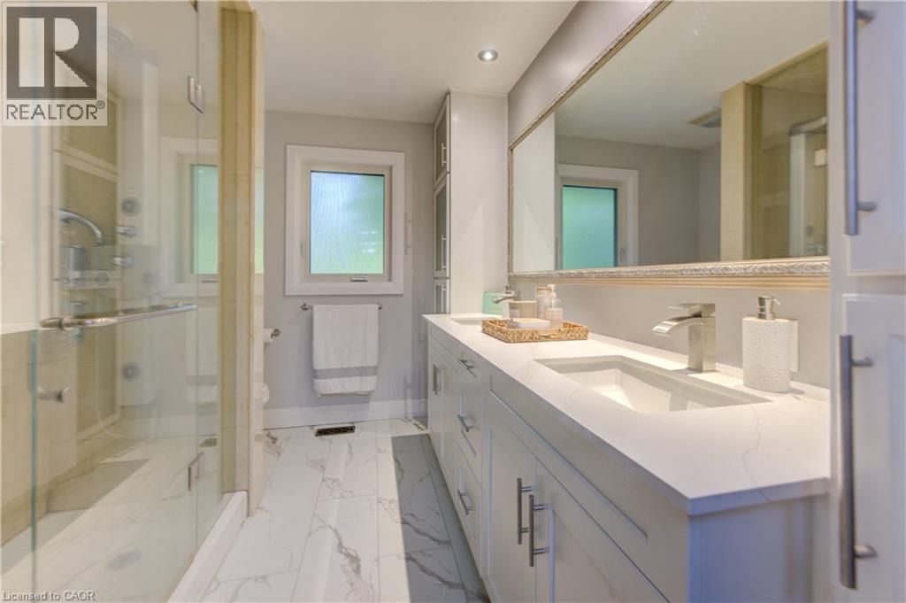 2080 Beaverdale Road, Cambridge, ON - Indoor Photo Showing Bathroom