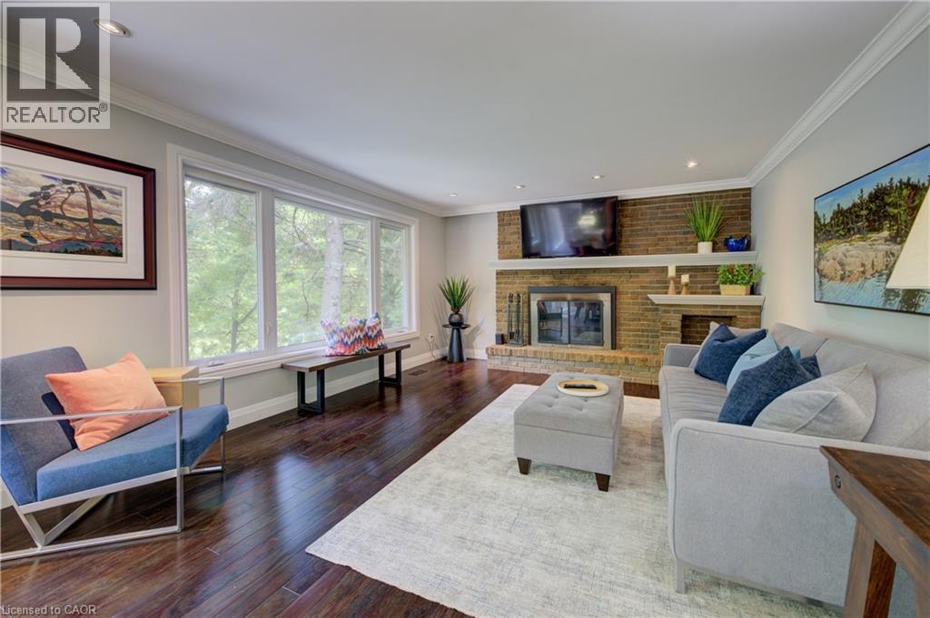 2080 Beaverdale Road, Cambridge, ON - Indoor Photo Showing Living Room With Fireplace