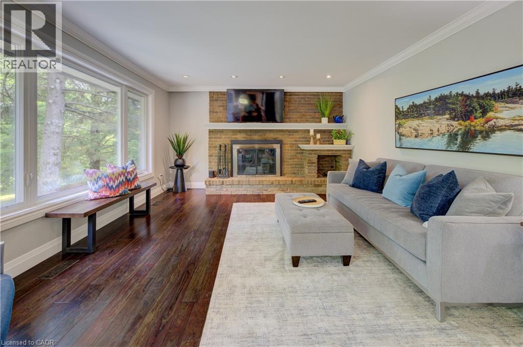 2080 Beaverdale Road, Cambridge, ON - Indoor Photo Showing Living Room With Fireplace