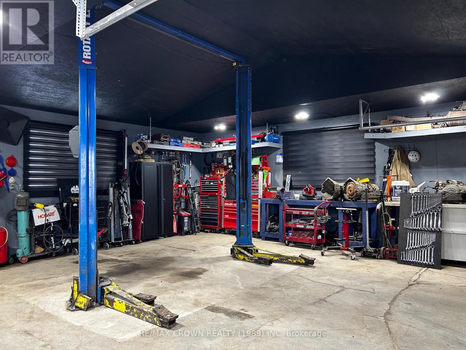 garage interior - 448 Government Road E, Kapuskasing, ON - Indoor Photo Showing Garage