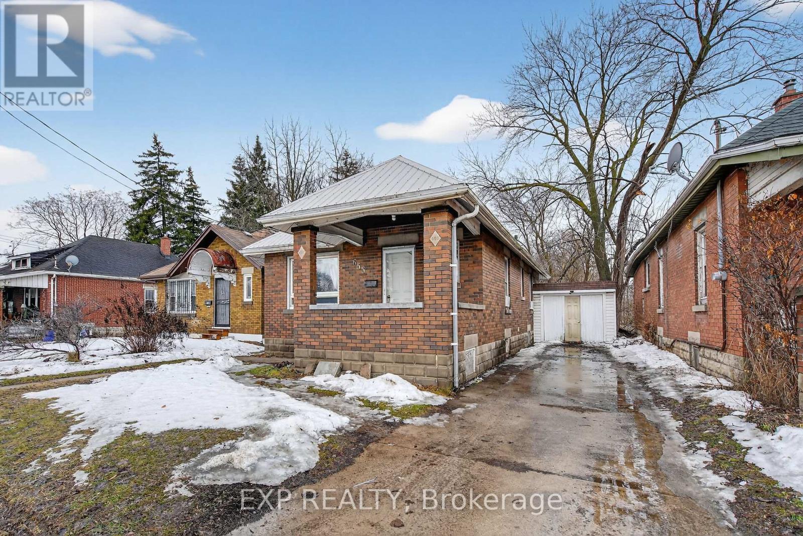 655 Highbury Avenue N, London East (East M), ON - Outdoor