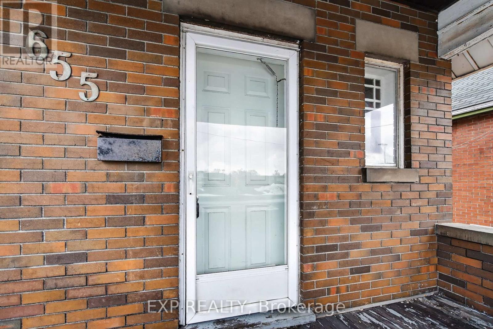 655 Highbury Avenue N, London East (East M), ON - Outdoor With Exterior