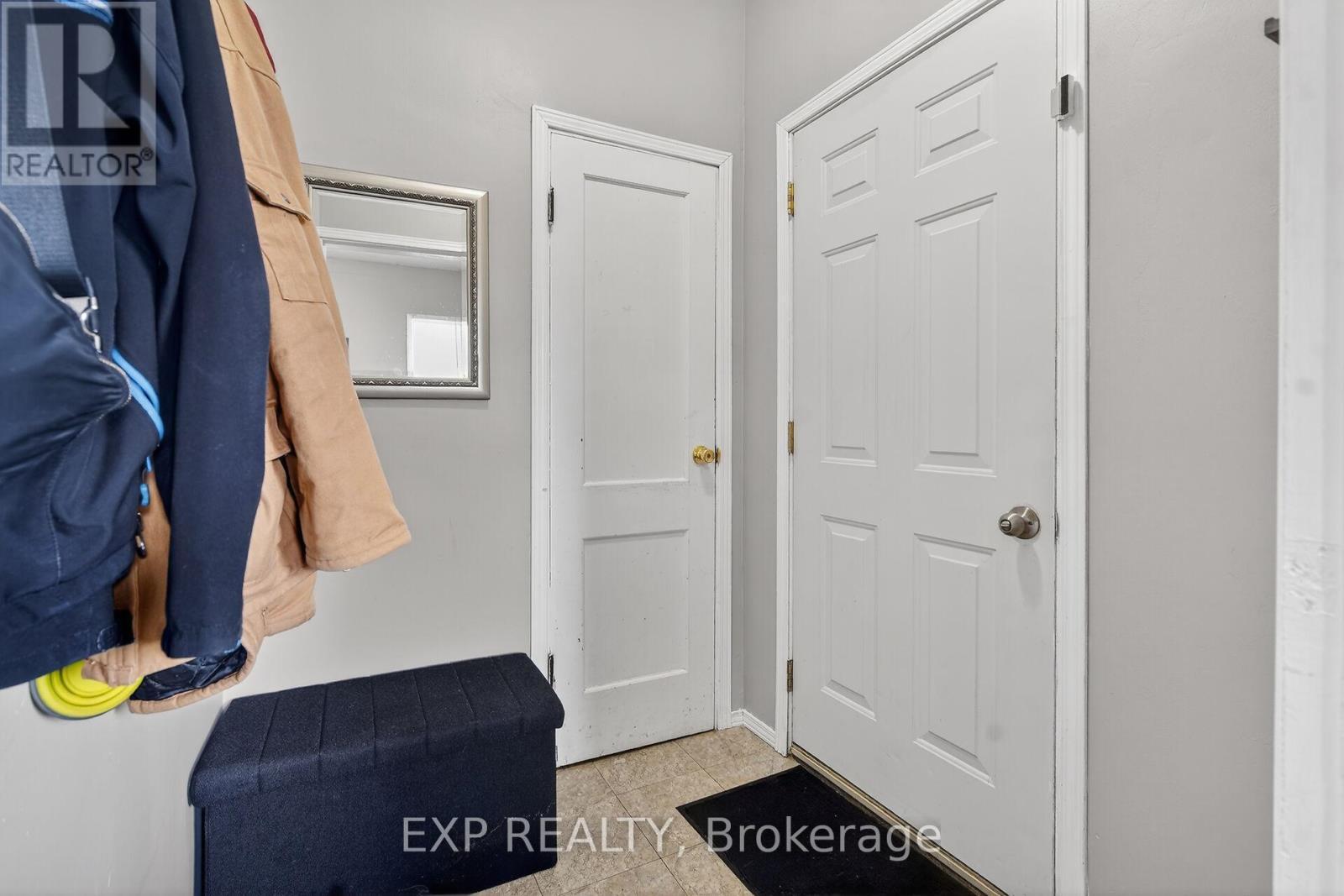 655 Highbury Avenue N, London East (East M), ON - Indoor Photo Showing Other Room