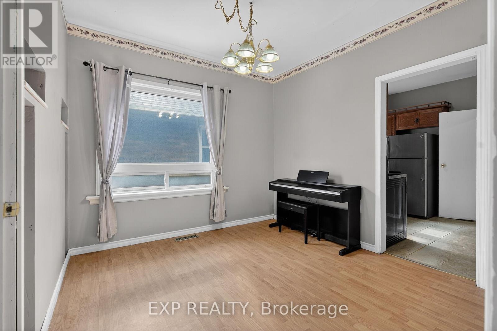 655 Highbury Avenue N, London East (East M), ON - Indoor Photo Showing Other Room