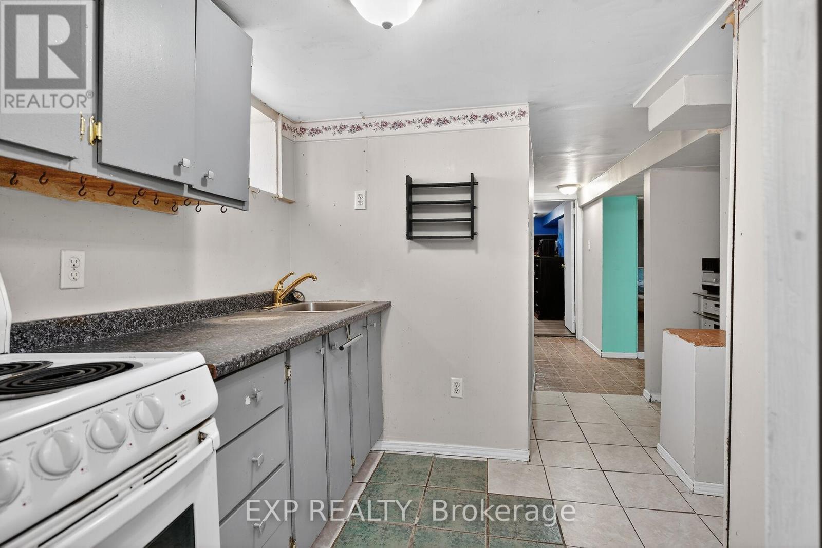 655 Highbury Avenue N, London East (East M), ON -