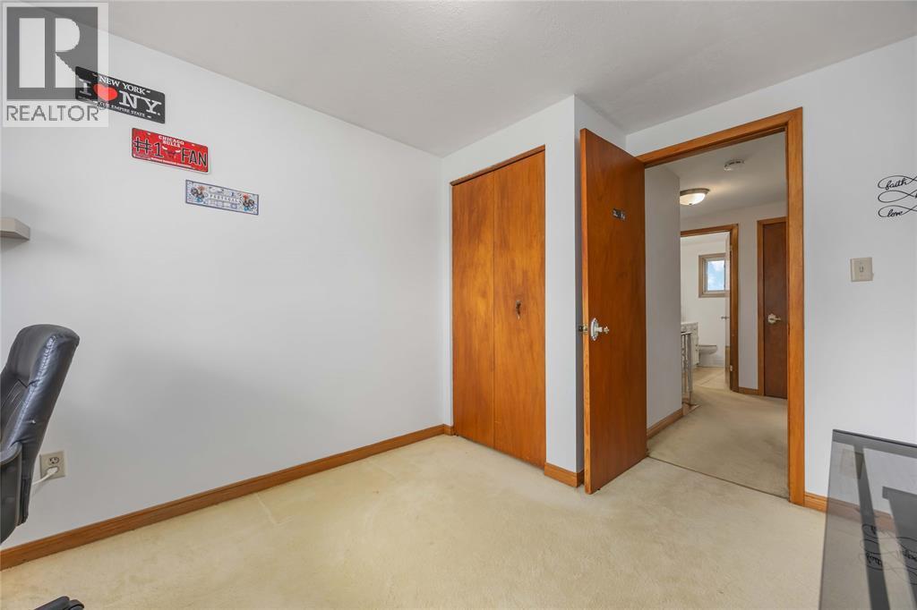 639 Stacy Court, Sarnia, ON - Indoor Photo Showing Other Room