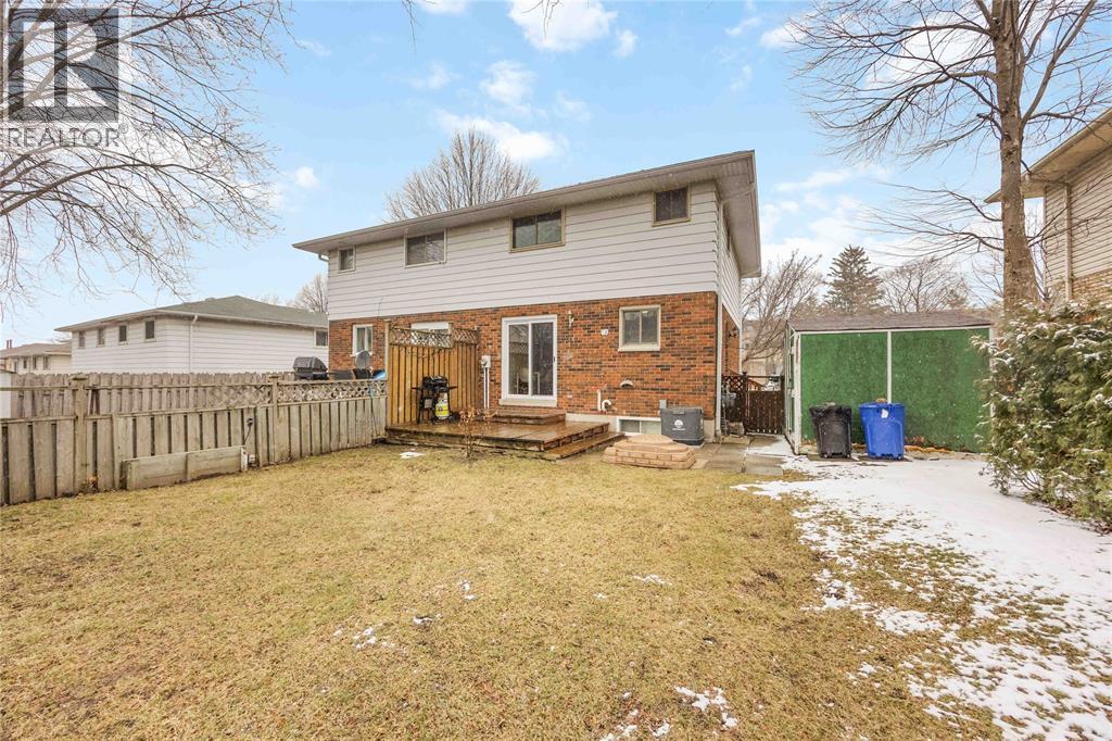639 Stacy Court, Sarnia, ON - Outdoor