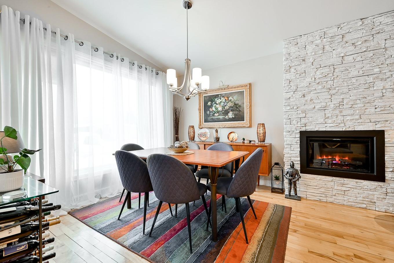 Salle à manger - 111 Rue Jubilee, Longueuil (Greenfield Park), QC - Indoor Photo Showing Other Room With Fireplace