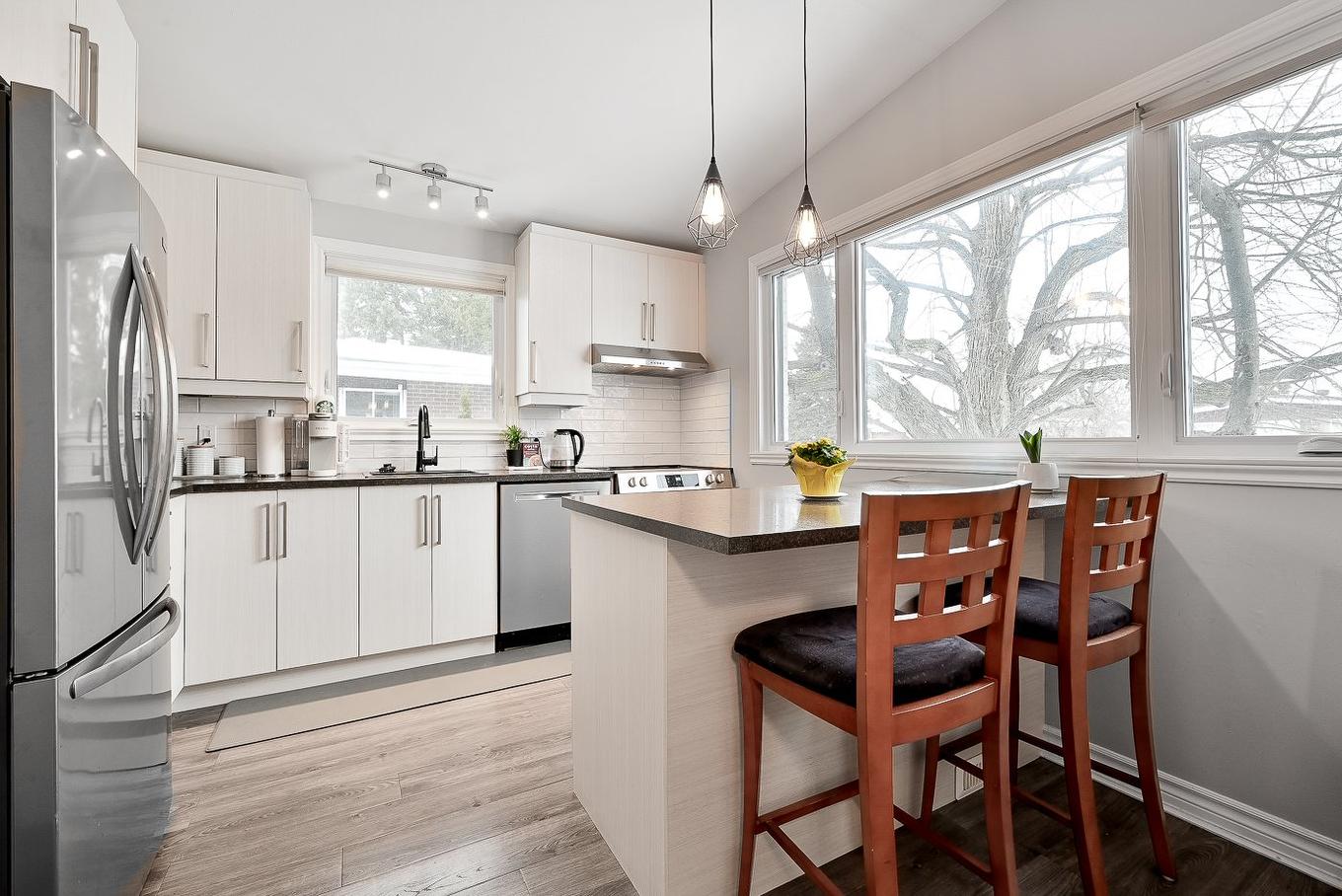 Cuisine - 111 Rue Jubilee, Longueuil (Greenfield Park), QC - Indoor Photo Showing Other Room