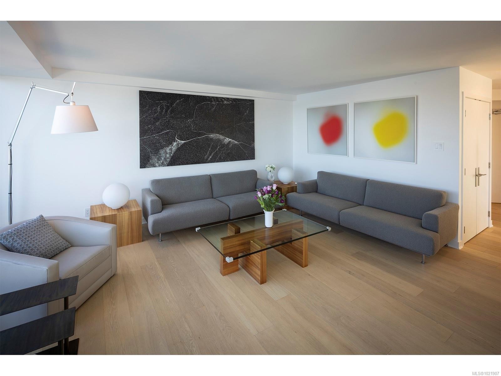 606-1234 Wharf St, Victoria, BC - Indoor Photo Showing Living Room