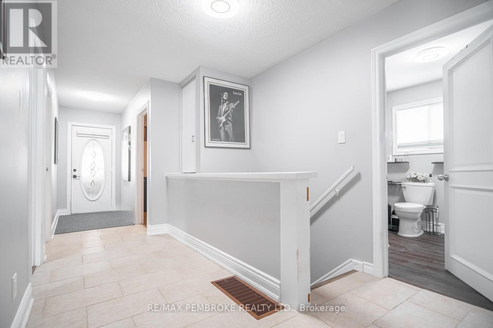 61 Doran Road, Petawawa, ON - Indoor