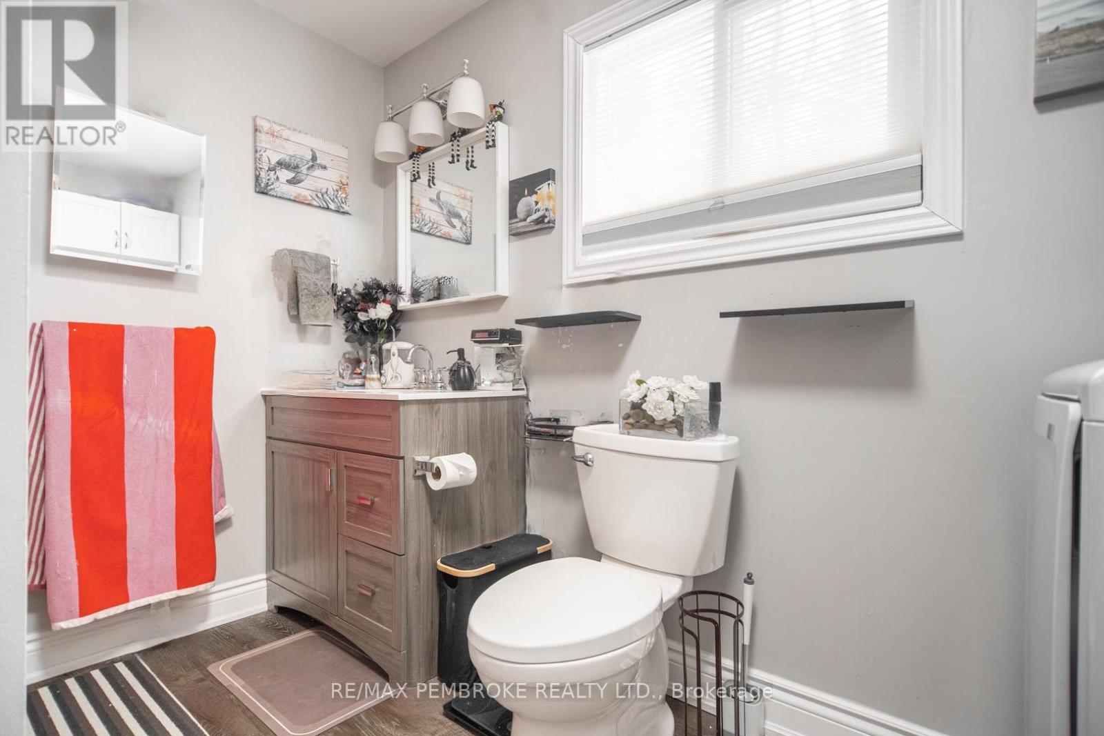 61 Doran Road, Petawawa, ON - Indoor Photo Showing Bathroom