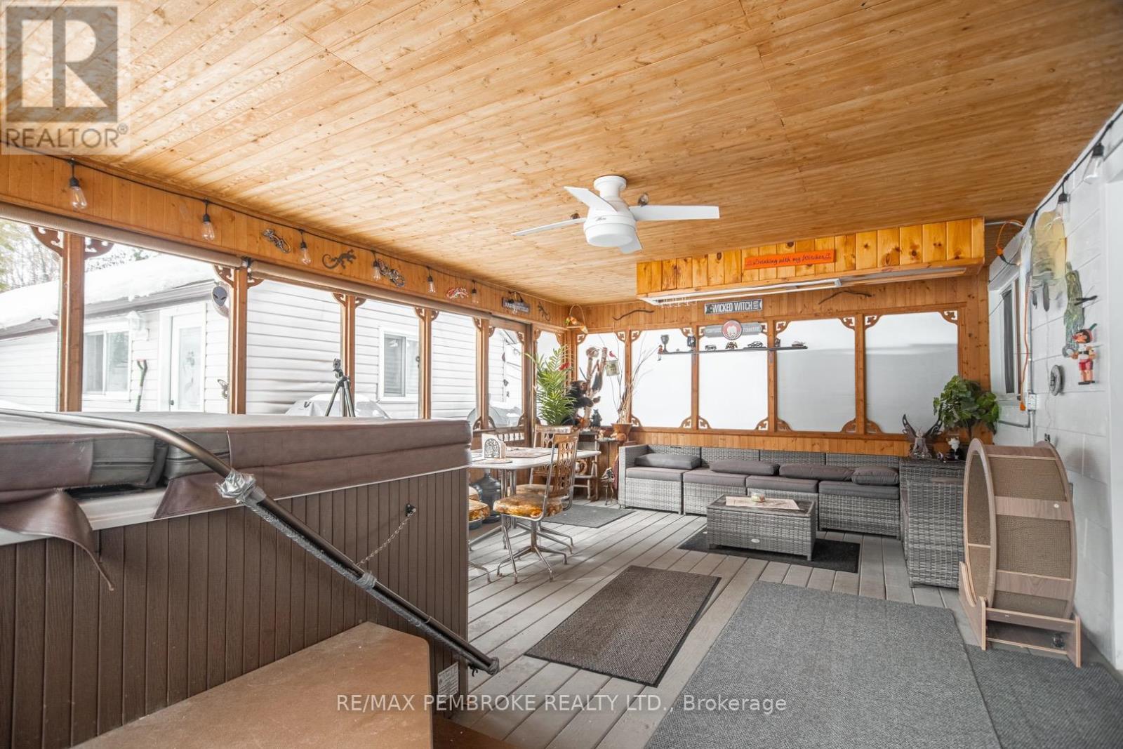 Sun room - 61 Doran Road, Petawawa, ON - Indoor Photo Showing Other Room