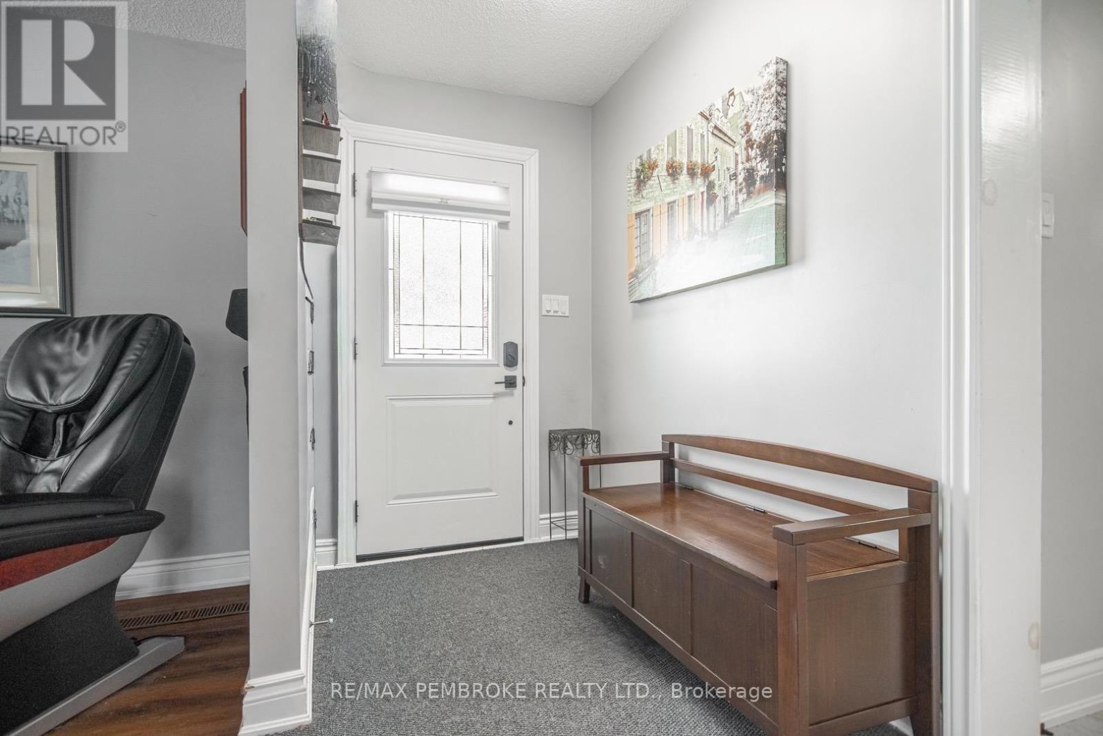 61 Doran Road, Petawawa, ON - Indoor Photo Showing Other Room