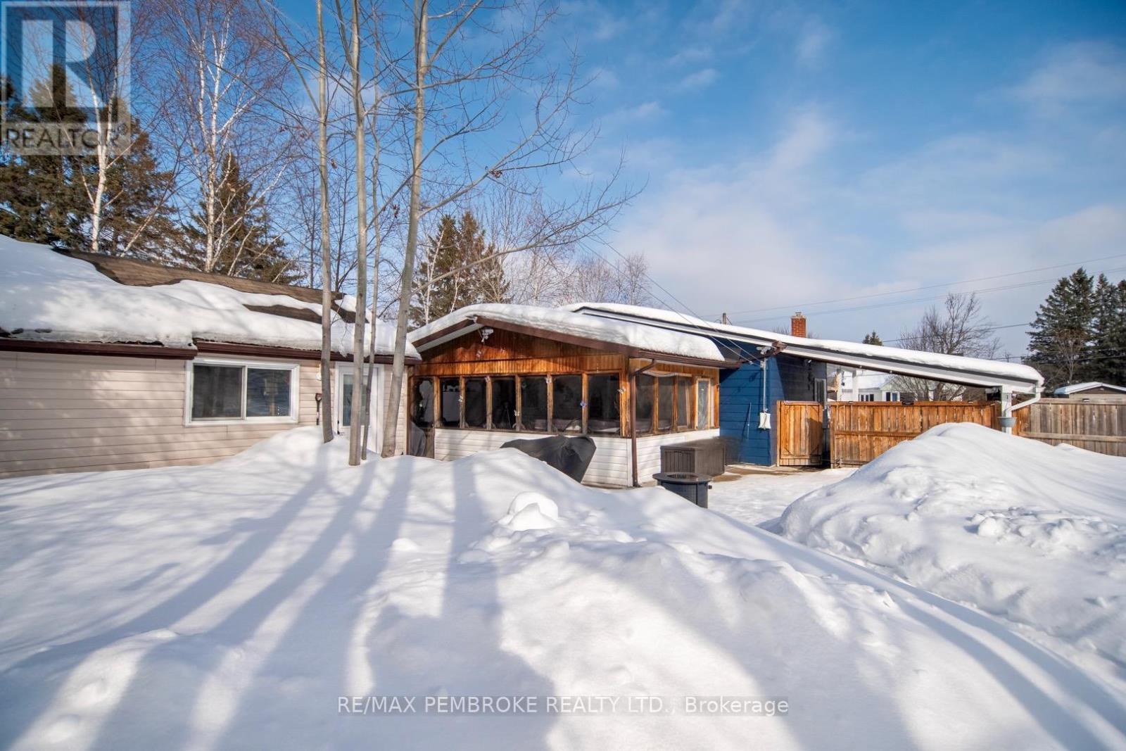 61 Doran Road, Petawawa, ON - Outdoor