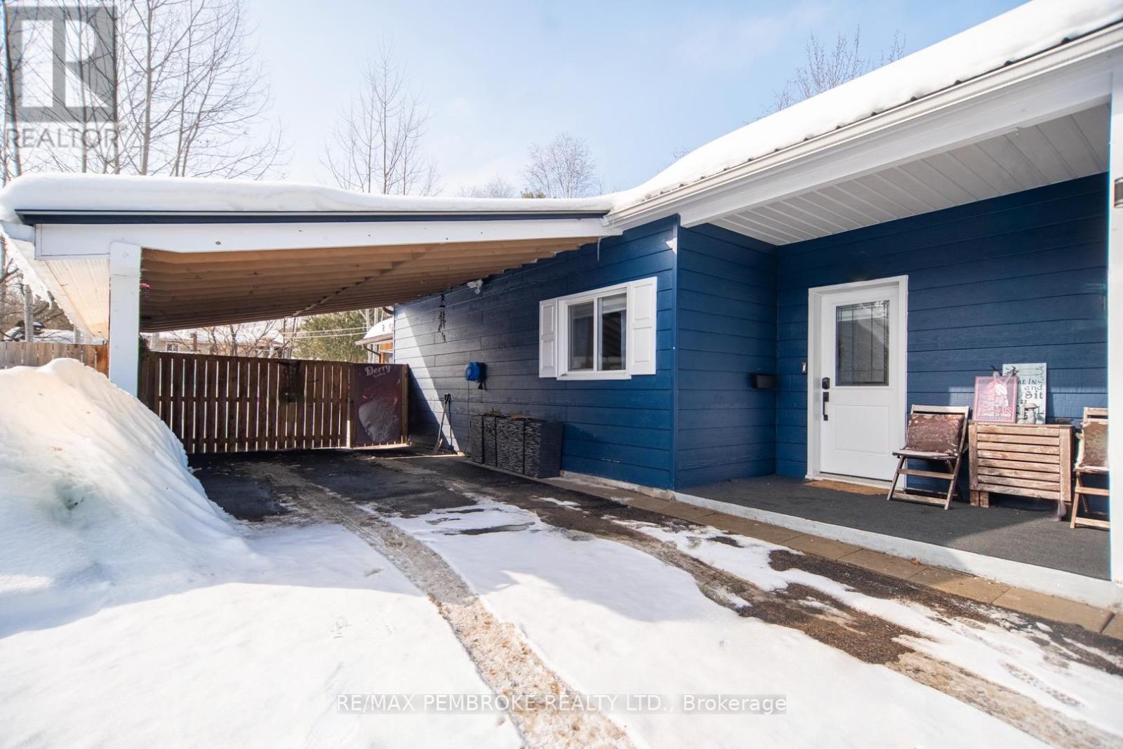 61 Doran Road, Petawawa, ON - Outdoor
