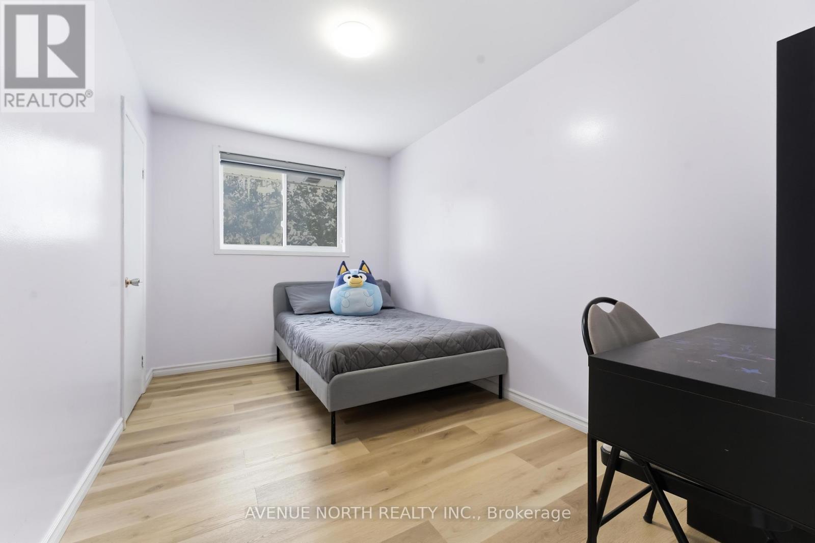 923 Pinecrest Road, Ottawa, ON - Indoor Photo Showing Bedroom