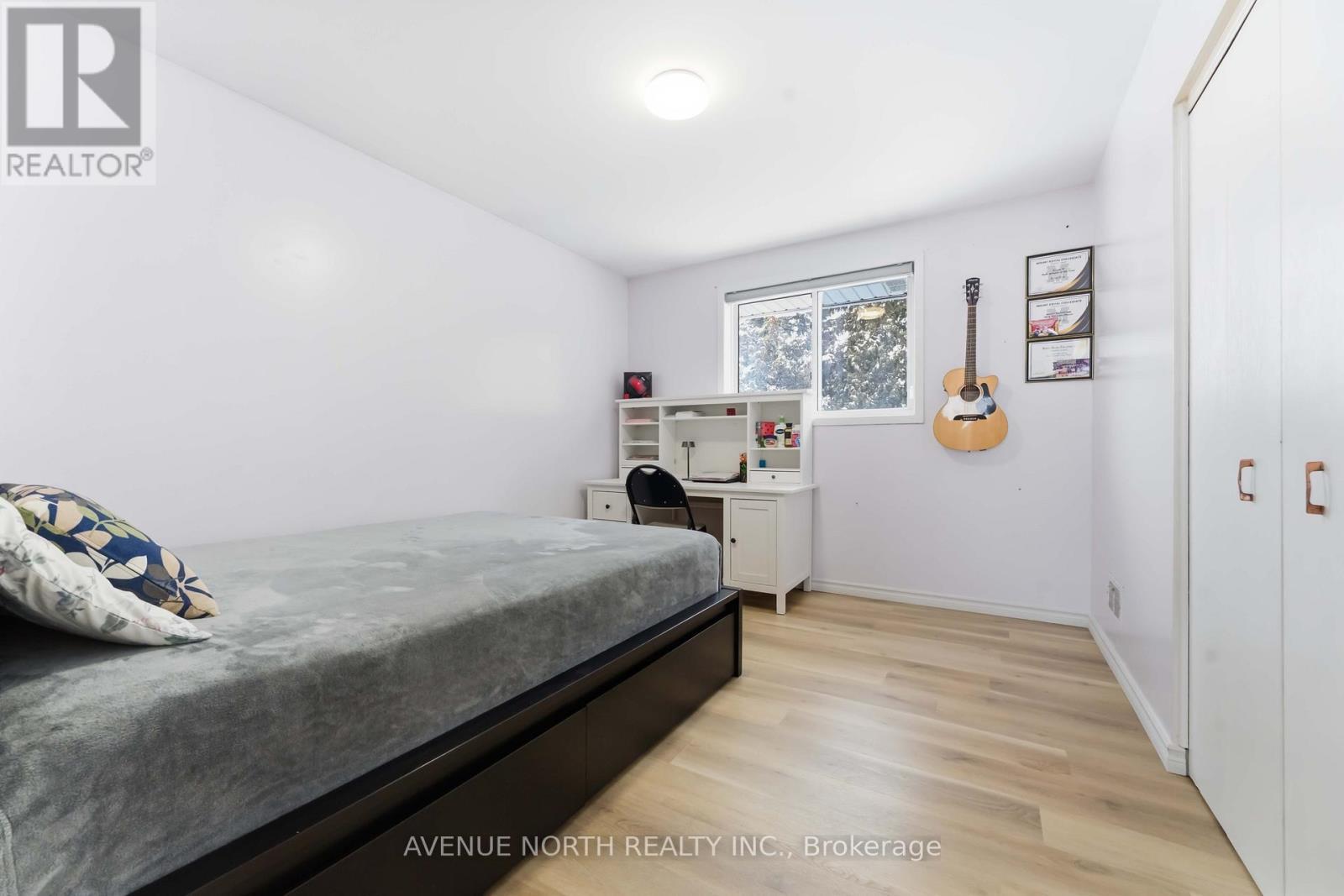 923 Pinecrest Road, Ottawa, ON - Indoor Photo Showing Bedroom
