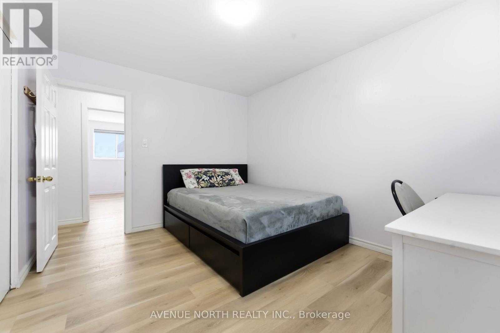 923 Pinecrest Road, Ottawa, ON - Indoor Photo Showing Bedroom