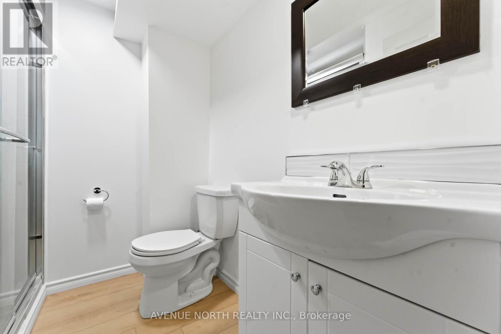 923 Pinecrest Road, Ottawa, ON - Indoor Photo Showing Bathroom