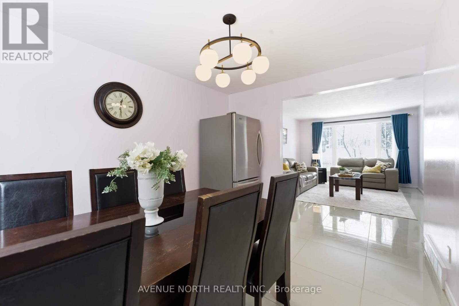 923 Pinecrest Road, Ottawa, ON - Indoor