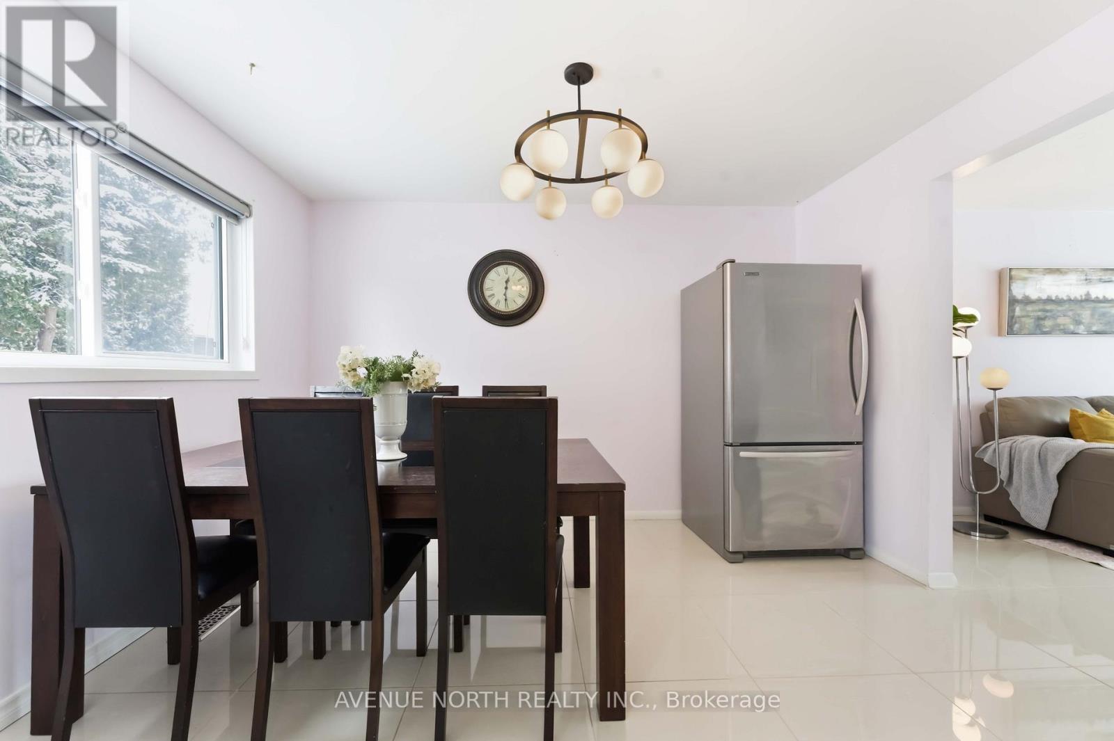 923 Pinecrest Road, Ottawa, ON - Indoor Photo Showing Dining Room