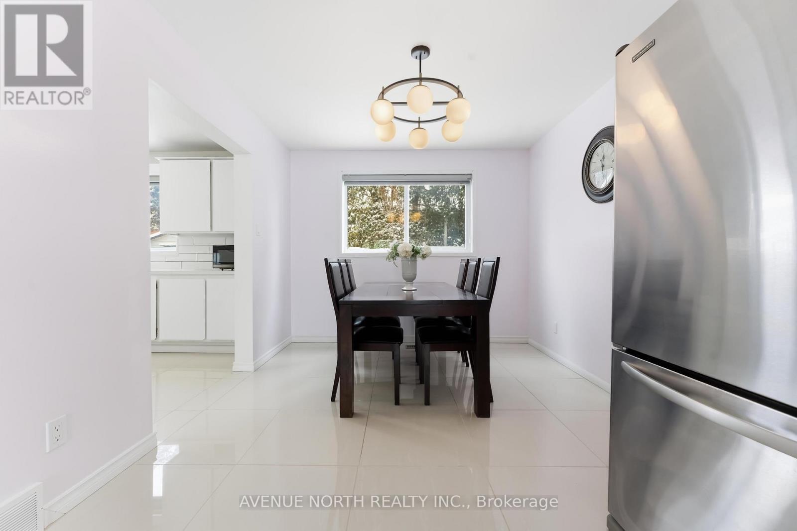 923 Pinecrest Road, Ottawa, ON - Indoor Photo Showing Dining Room