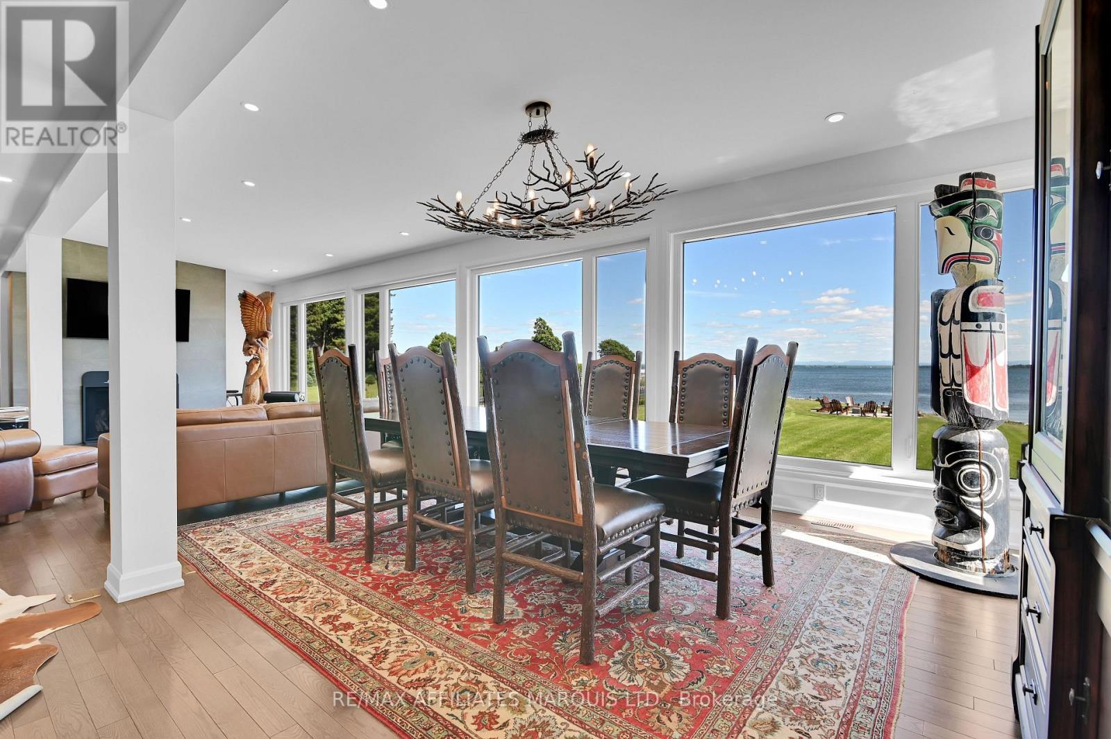20214 County Rd 2 Road, South Glengarry, ON - Indoor Photo Showing Dining Room