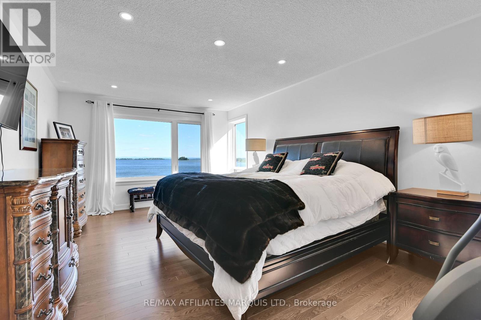 20214 County Rd 2 Road, South Glengarry, ON - Indoor Photo Showing Bedroom