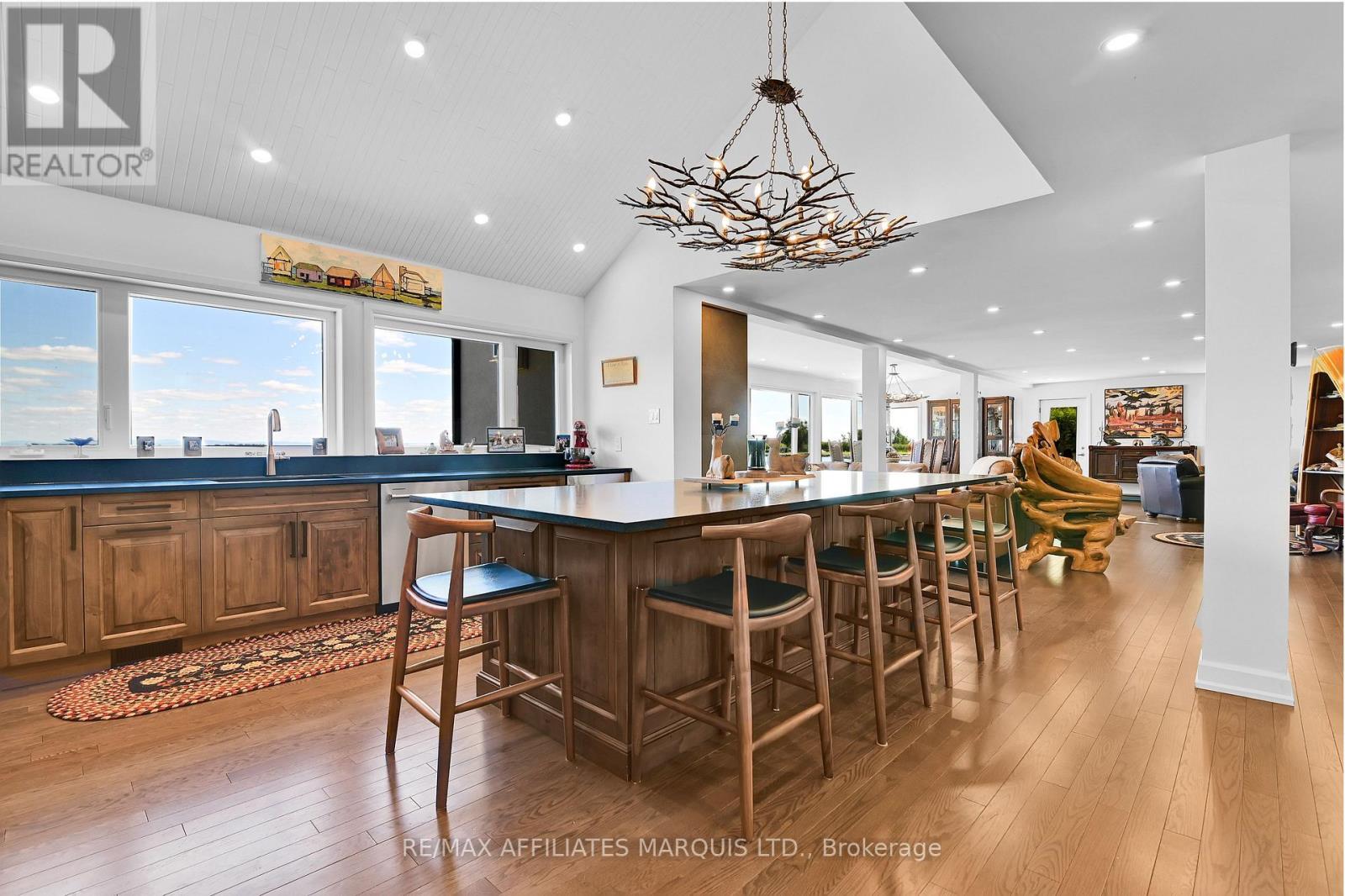20214 County Rd 2 Road, South Glengarry, ON - Indoor Photo Showing Dining Room