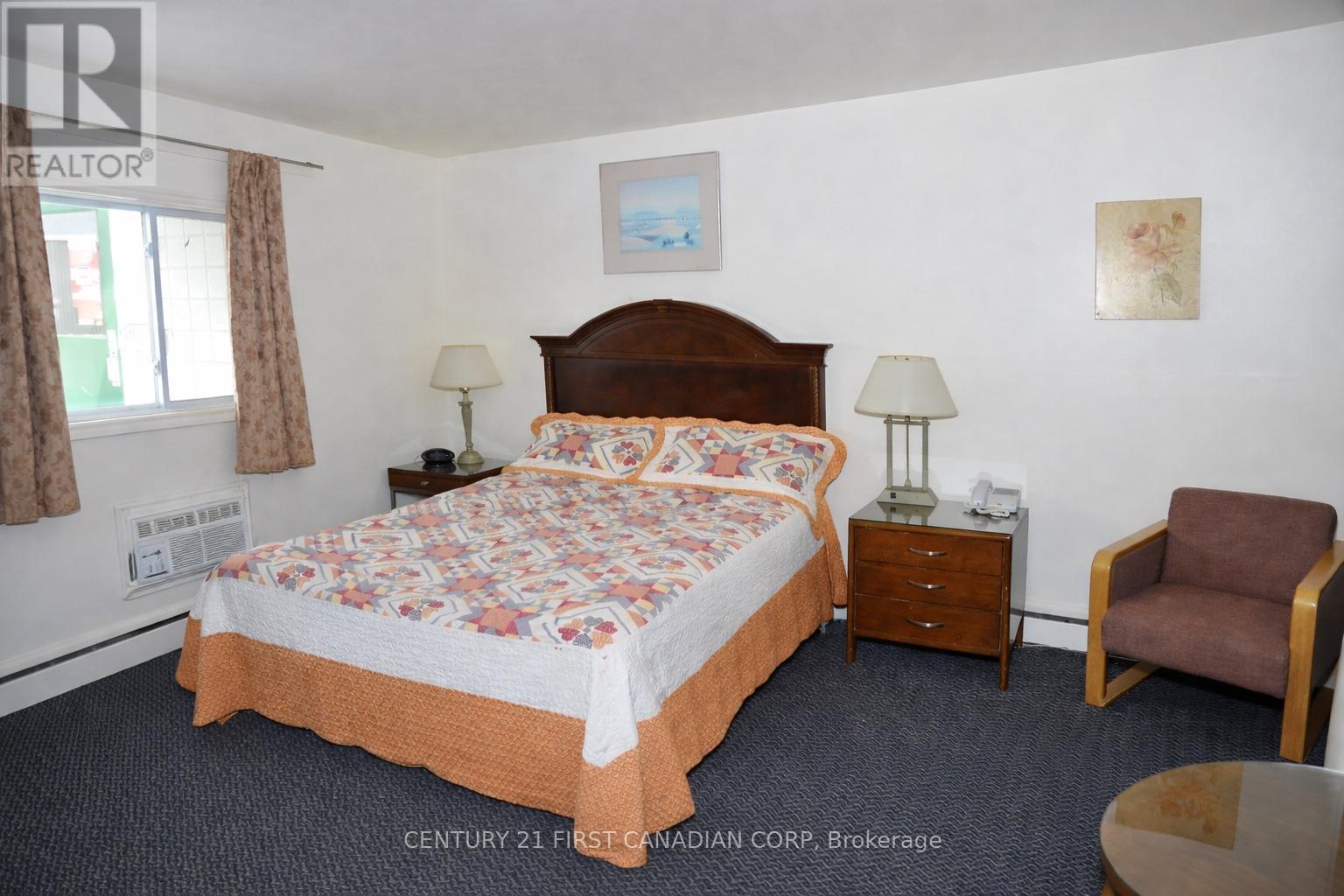 1701 London Line, Sarnia, ON