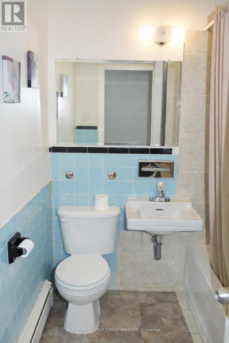 1701 London Line, Sarnia, ON