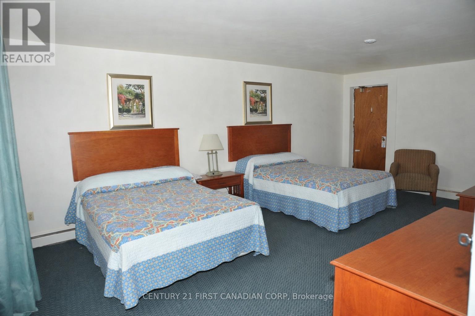 1701 London Line, Sarnia, ON