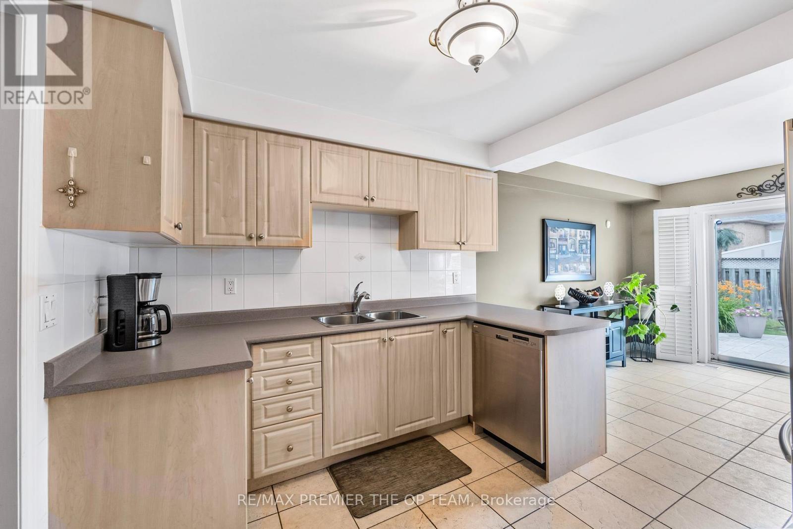 223 Landsbridge Street, Caledon, ON - Indoor Photo Showing Kitchen With Double Sink