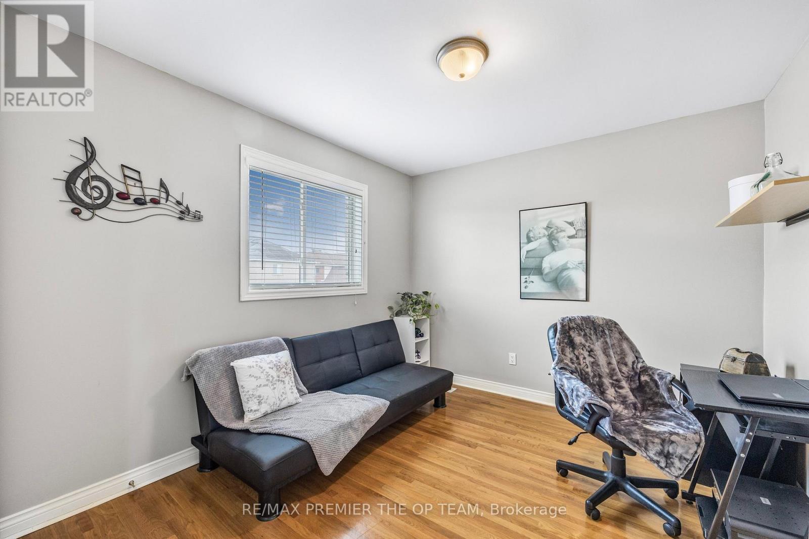 223 Landsbridge Street, Caledon, ON - Indoor