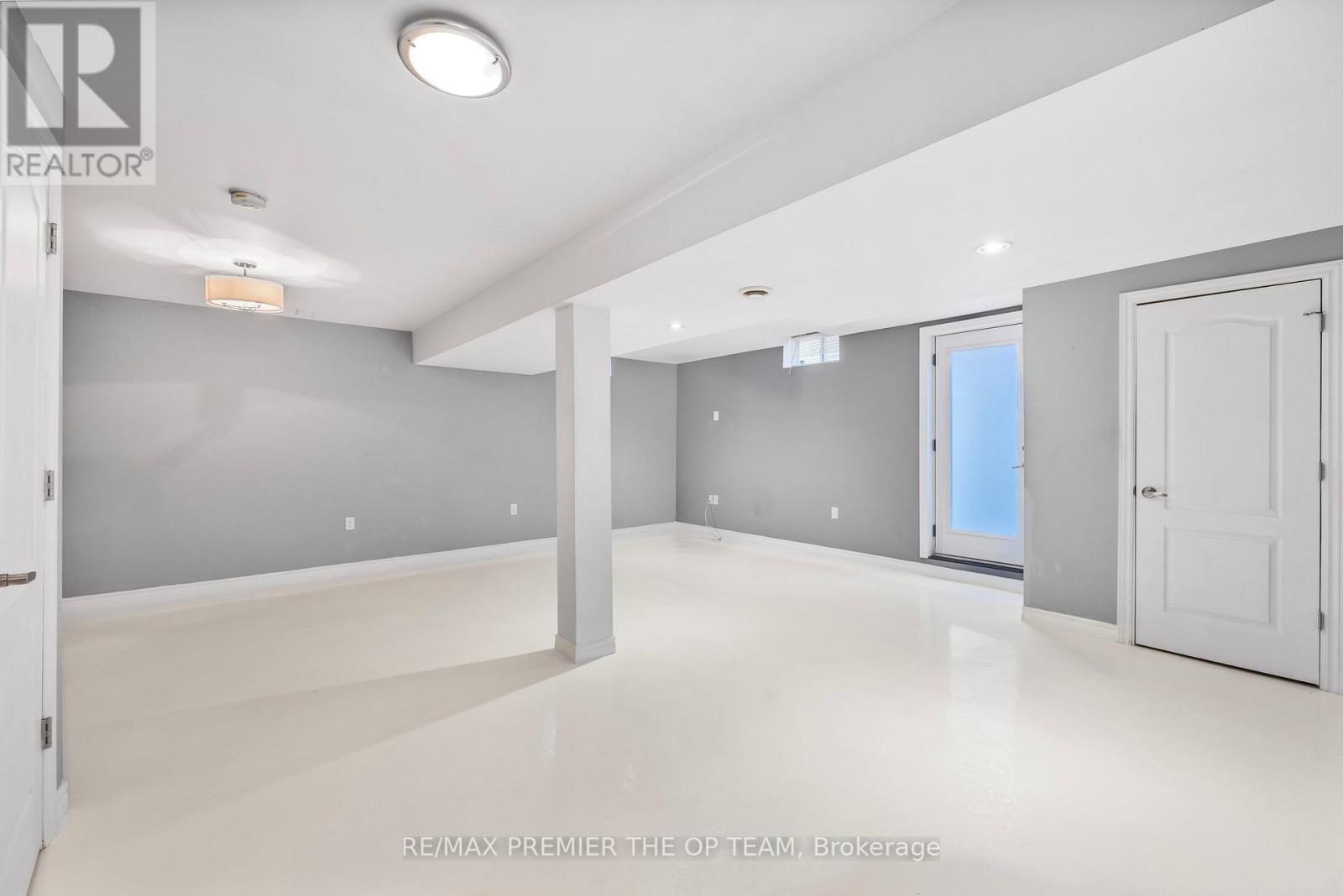 223 Landsbridge Street, Caledon, ON - Indoor