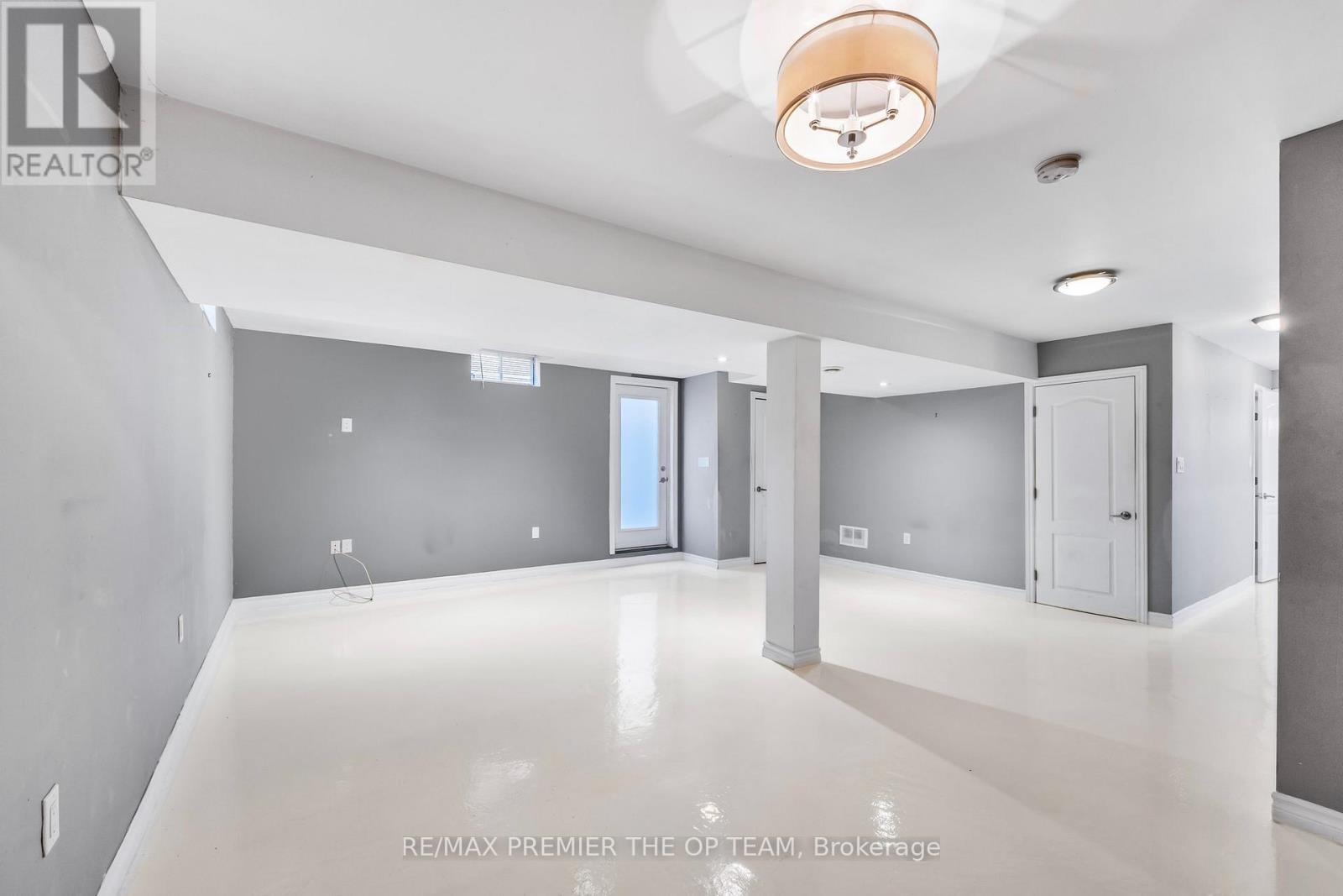 223 Landsbridge Street, Caledon, ON - Indoor Photo Showing Other Room