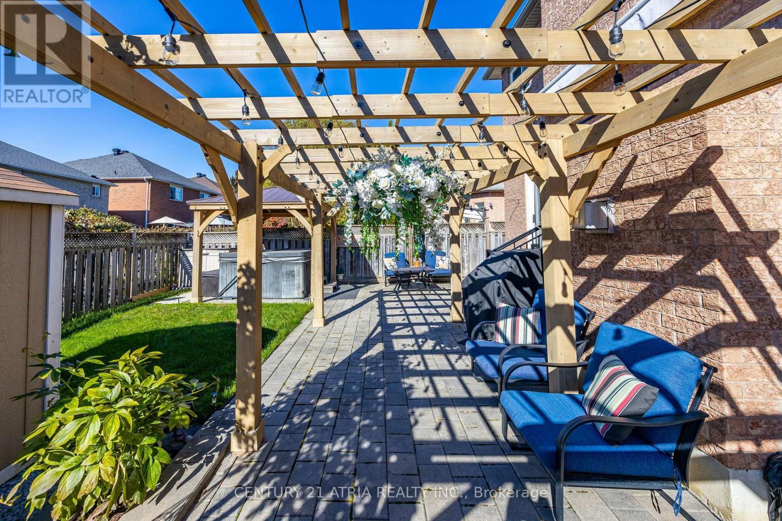 18 Abbott Avenue, Aurora, ON - Outdoor