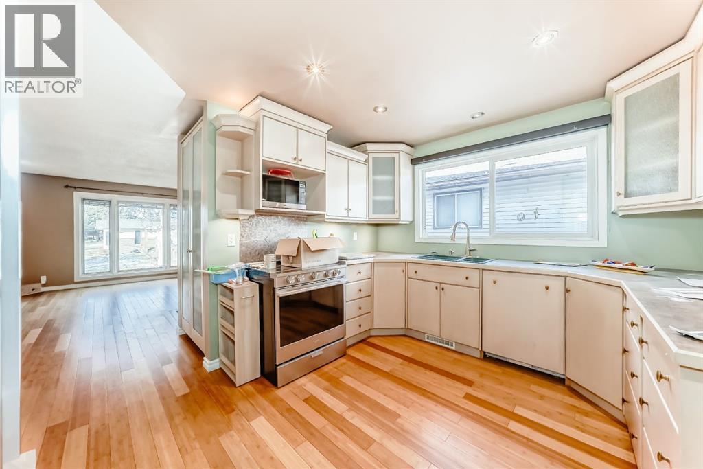274 Templeview Way Ne, Calgary, AB - Indoor Photo Showing Kitchen