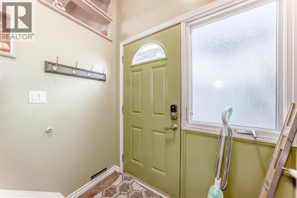 274 Templeview Way Ne, Calgary, AB - Indoor Photo Showing Other Room