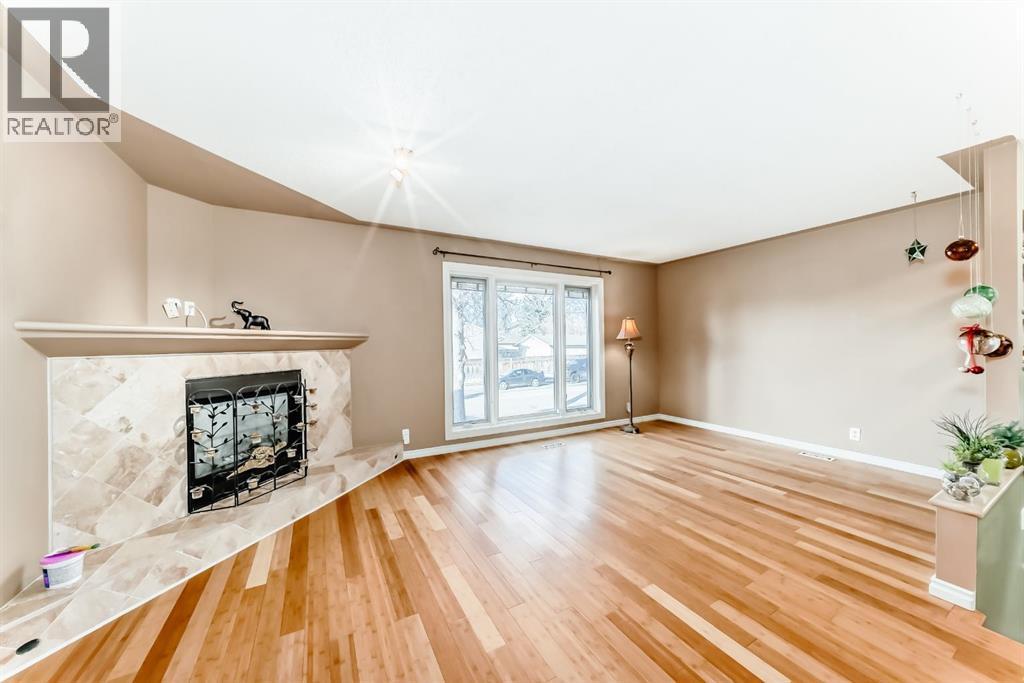 274 Templeview Way Ne, Calgary, AB - Indoor With Fireplace