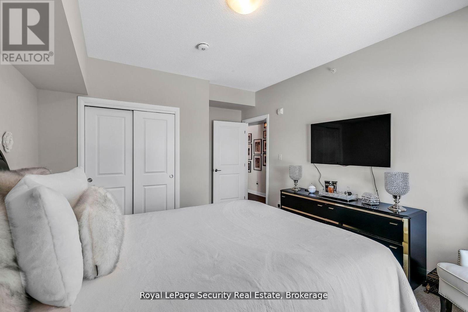 217 - 54 Koda Street, Barrie, ON - Indoor Photo Showing Bedroom