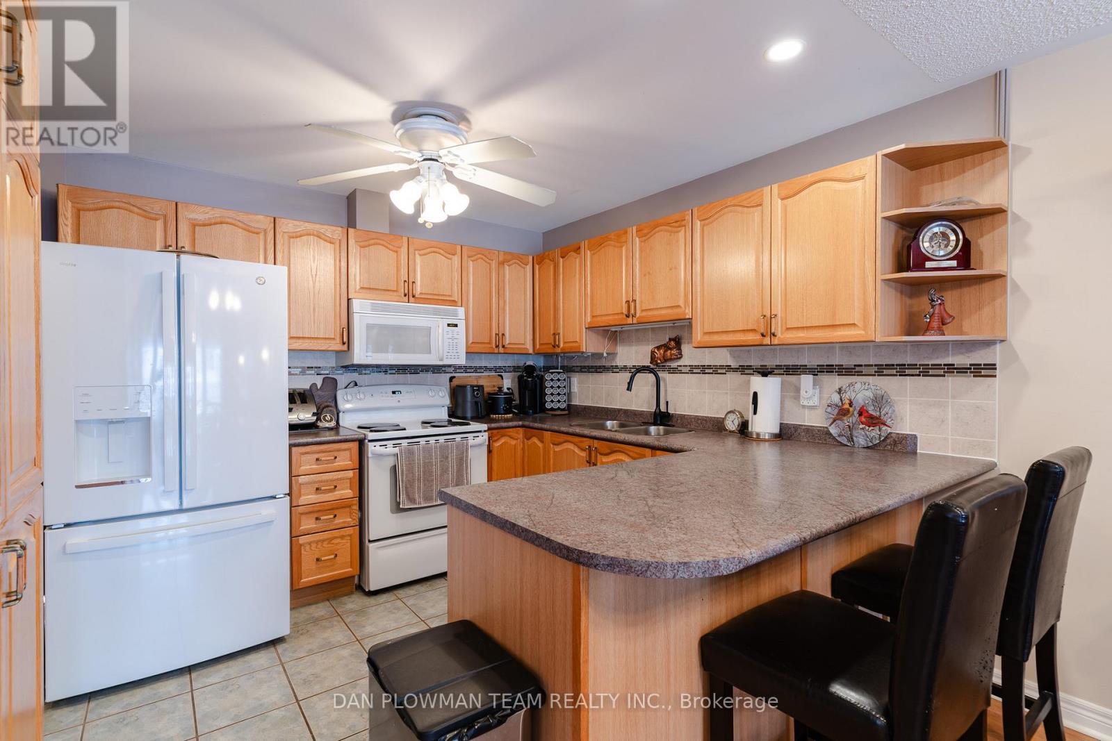 1 Westmore Street, Clarington, ON - Indoor Photo Showing Kitchen With Double Sink
