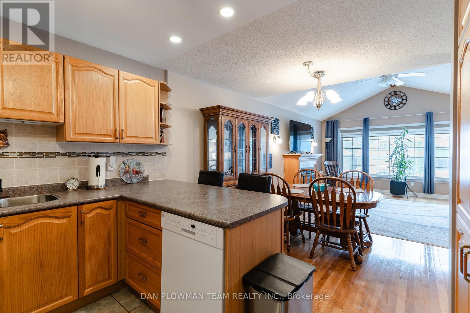 1 Westmore Street, Clarington, ON - Indoor Photo Showing Kitchen