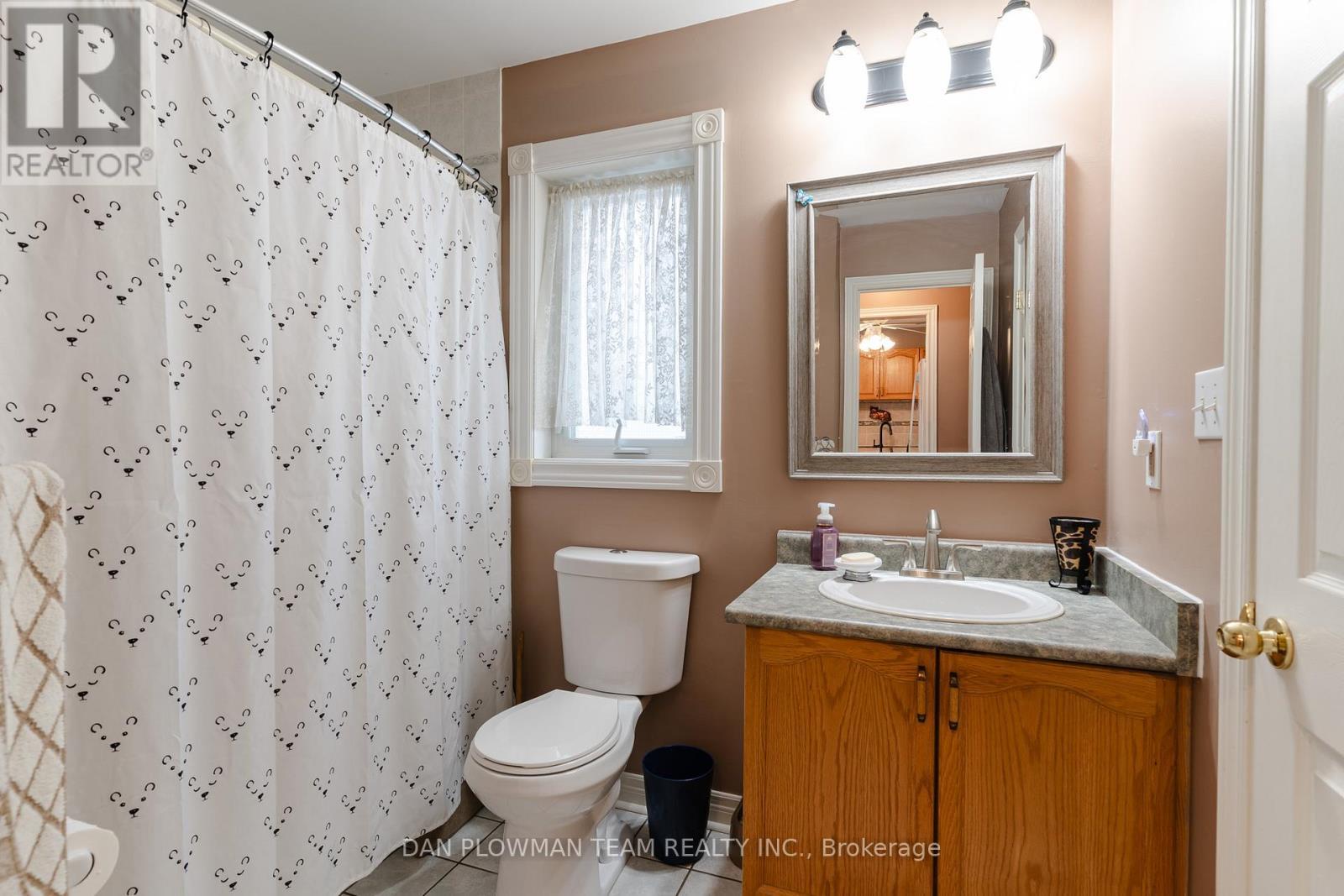 1 Westmore Street, Clarington, ON - Indoor Photo Showing Bathroom