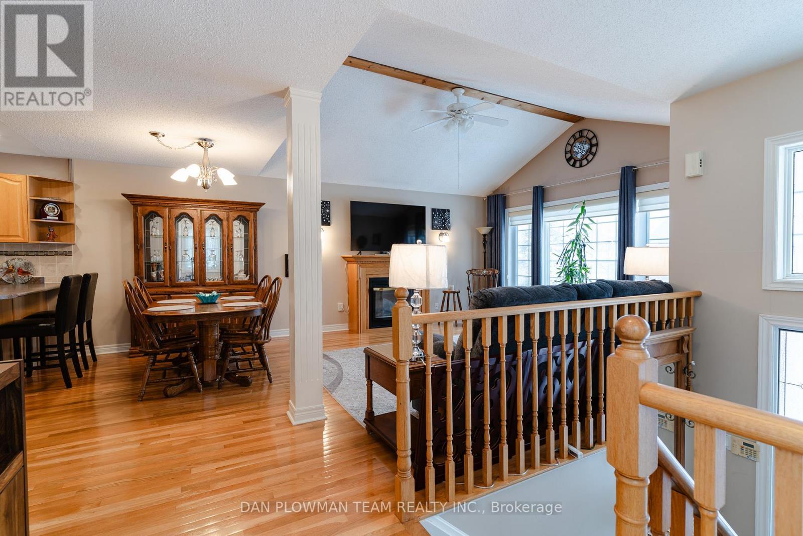 1 Westmore Street, Clarington, ON - Indoor Photo Showing Dining Room