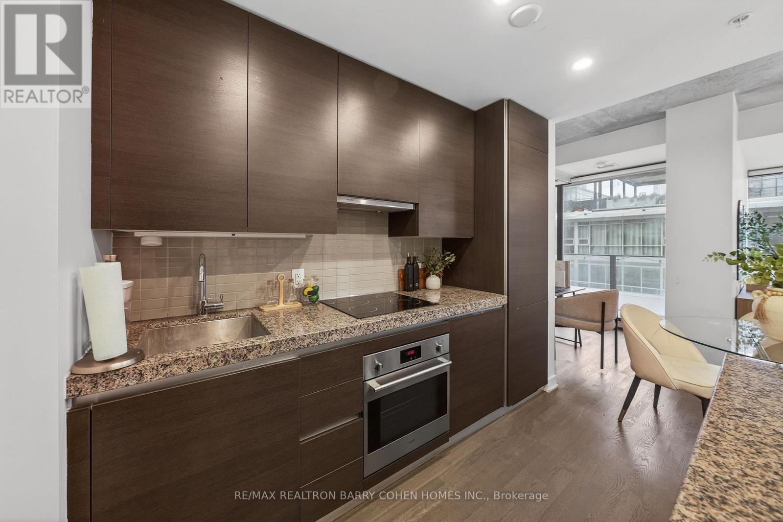 732 - 629 King Street W, Toronto, ON - Indoor