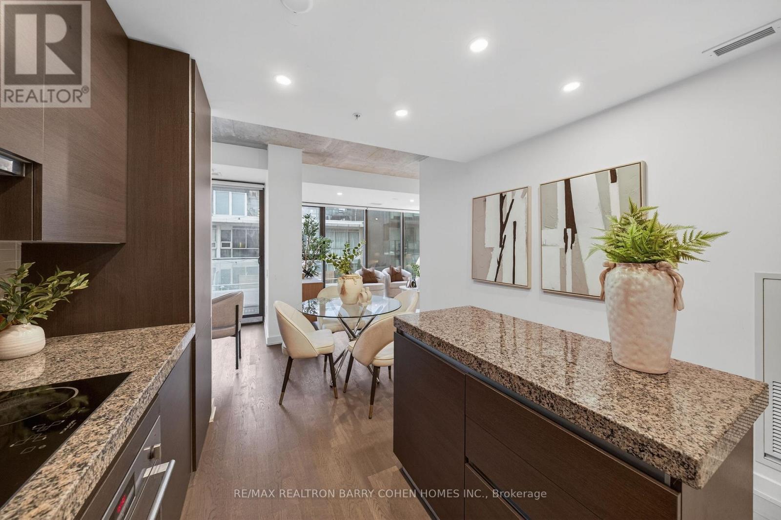 732 - 629 King Street W, Toronto, ON - Indoor